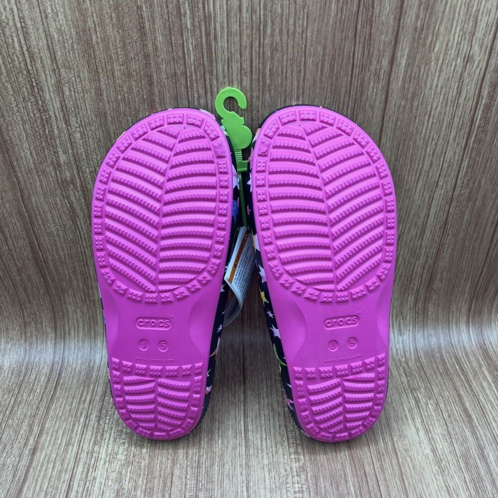 Crocs Classic Star Print Sandal Kids Multicolor Size Junior 5 Slides #979 - Picture 5 of 5
